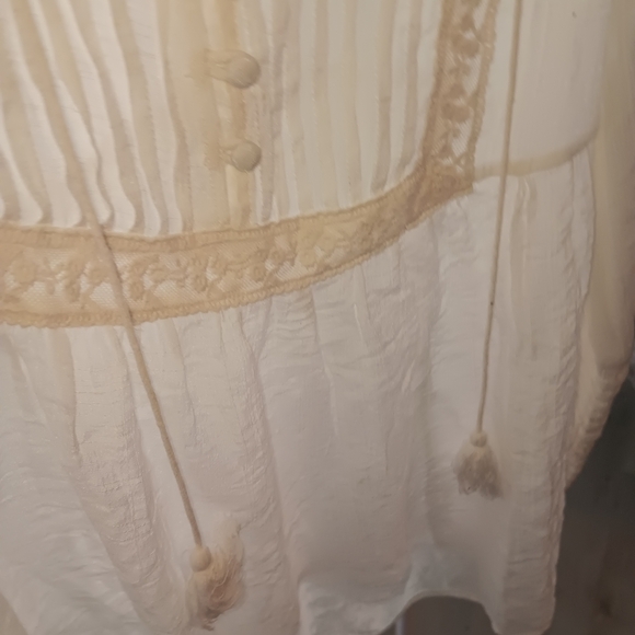 Torrid White Button-Down Blouse - Picture 5 of 6